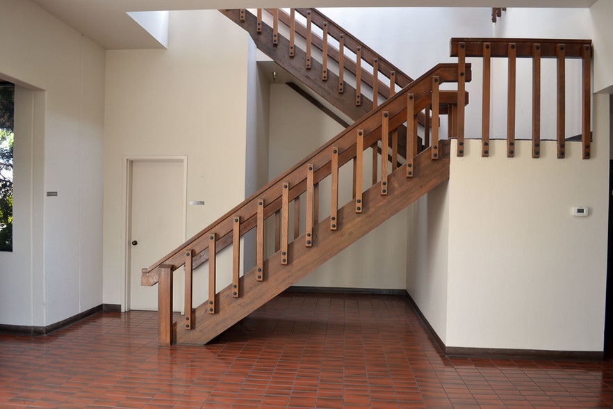 More Photos Of 335 Convention Way, Redwood City Unknown For Lease