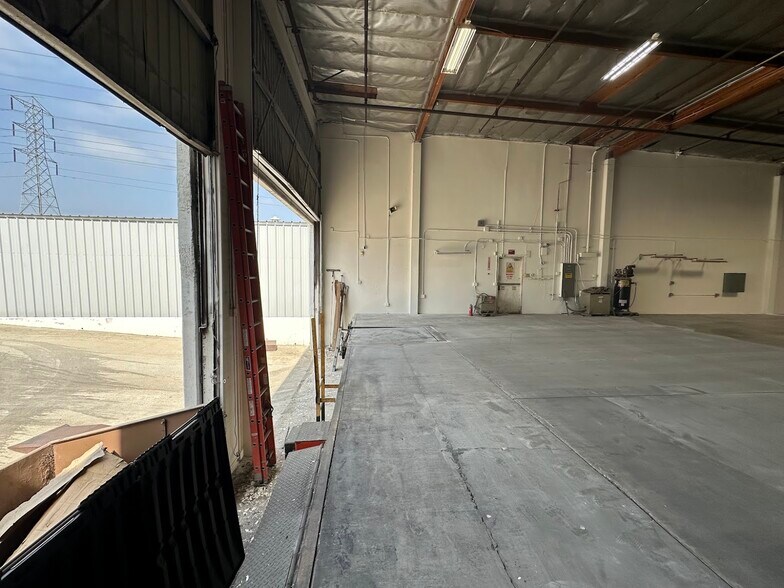 More Photos Of 1315 S Johnson Dr, City of Industry Warehouse For Lease