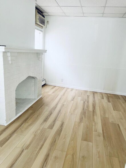 Primary Photo Of 14701 41st Ave, Flushing Coworking Space
