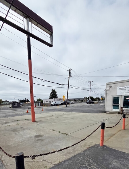 More Photos Of 2001 Freedom Blvd, Freedom Auto Dealership For Sale