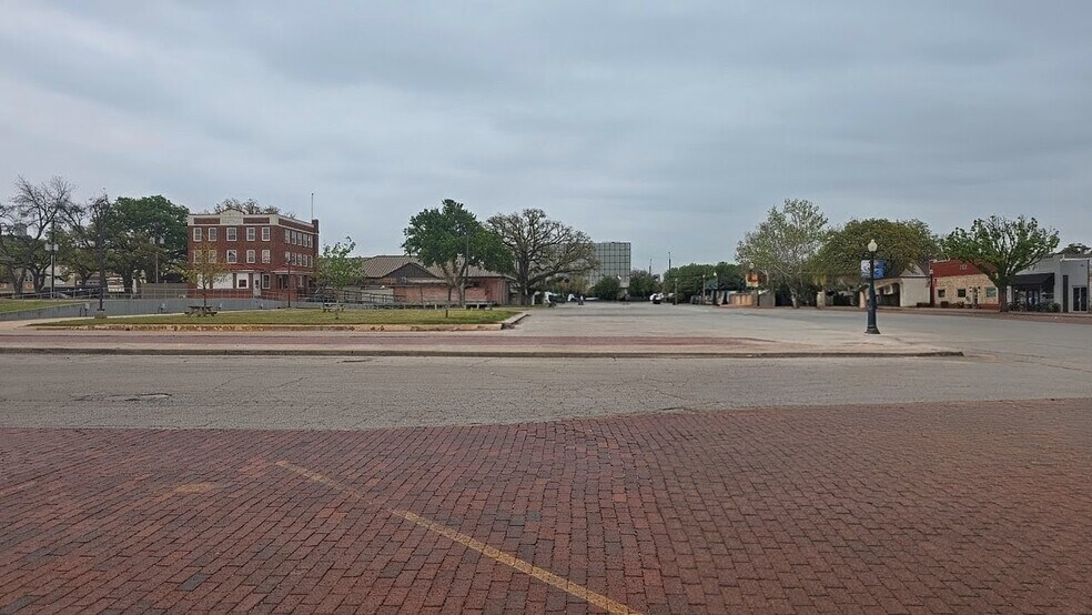 More Photos Of 620 Oak St, Graham Office Residential For Sale