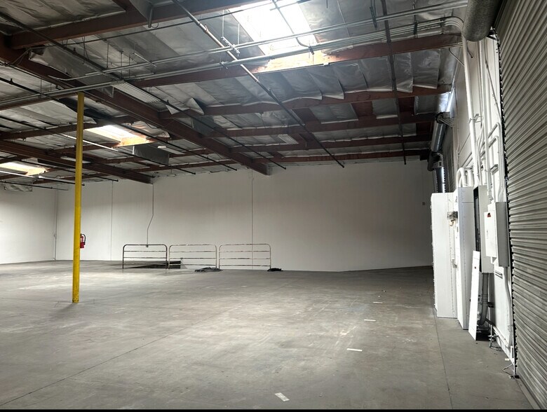 More Photos Of 4231 E Brickell St, Ontario Warehouse For Lease
