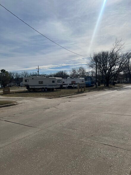 More Photos Of 310 W Corporation St, Henryetta Manufactured Housing Mobile Home Park For Sale