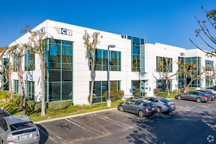 More Photos Of 1971 W 190th St, Torrance Office For Lease