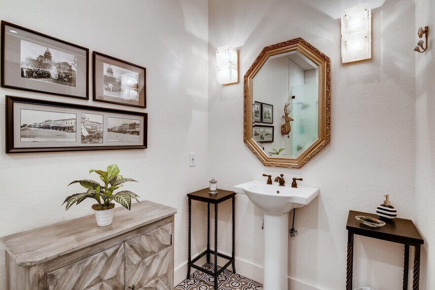 More Photos Of 706 S Austin Ave, Georgetown Storefront Retail Office For Lease