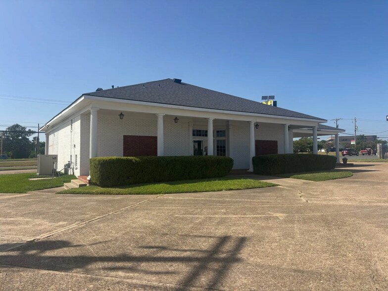 More Photos Of 9361 Mansfield Rd, Shreveport Office For Lease