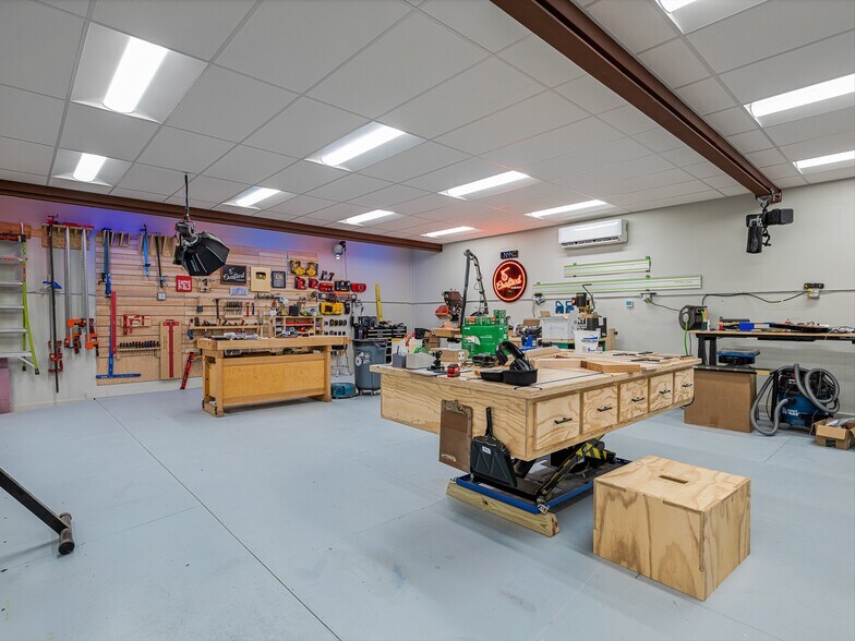 More Photos Of 39 Brookside Cir, Candler Warehouse For Sale