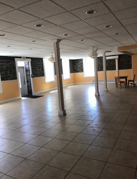 More Photos Of 313 Main St, Red Hill Restaurant For Lease