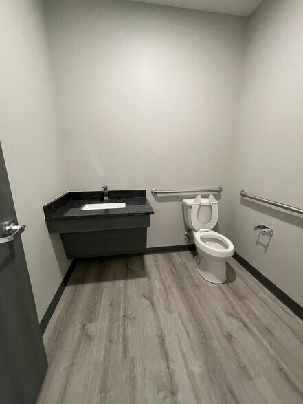 More Photos Of 3115 Chambers St, Venus Flex For Lease