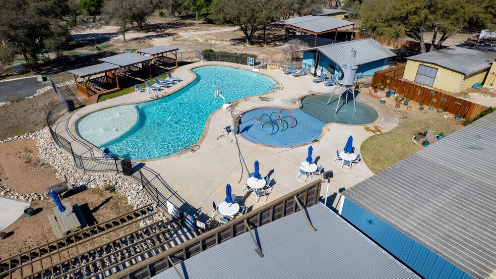 More Photos Of 49 Encino Dr, Concan Convenience Store For Sale