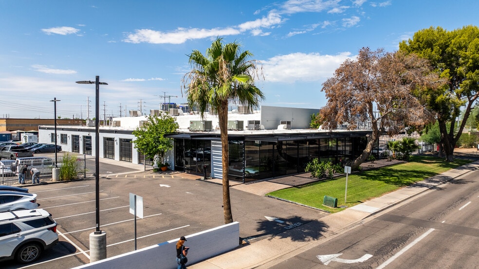More Photos Of 1000 N McClintock Dr, Tempe Showroom For Sale