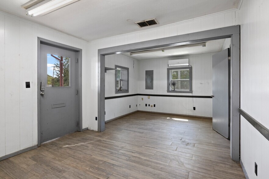 More Photos Of 450 County Road 1312, Mount Pleasant Industrial For Sale