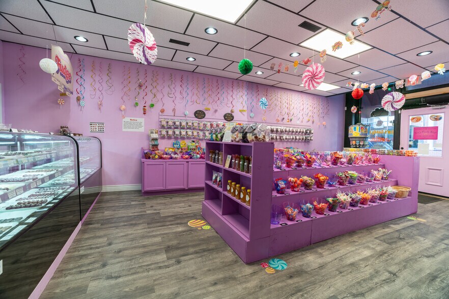 More Photos Of 217 W Main St, Washington General Retail For Sale