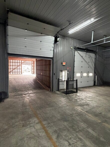 More Photos Of 4388 Gibsonia Rd, Gibsonia Warehouse For Lease
