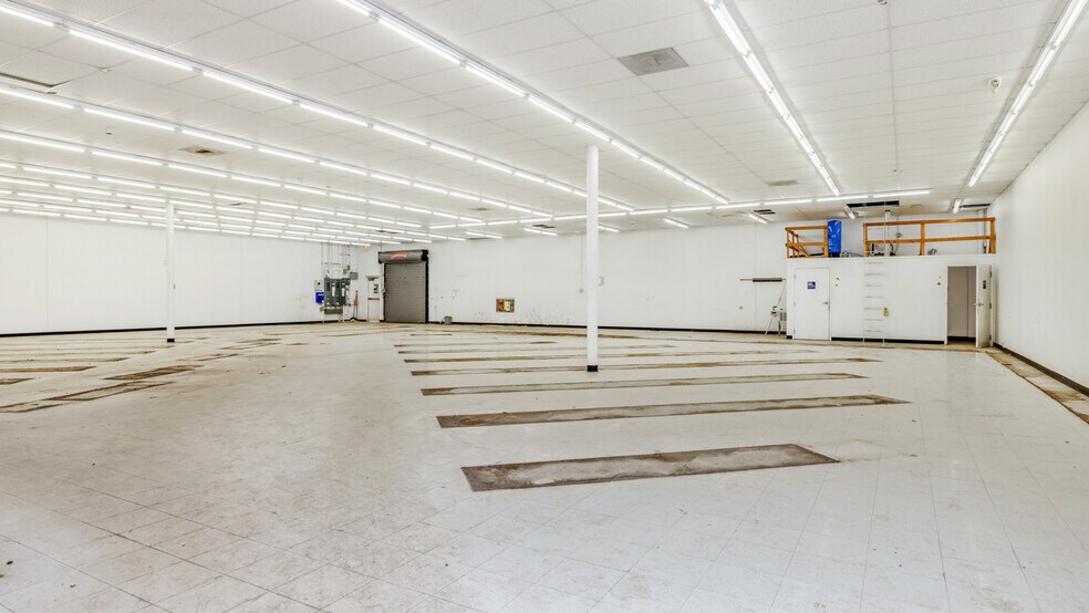 More Photos Of 8145 W US Hwy 2, Iron Mountain Freestanding For Sale