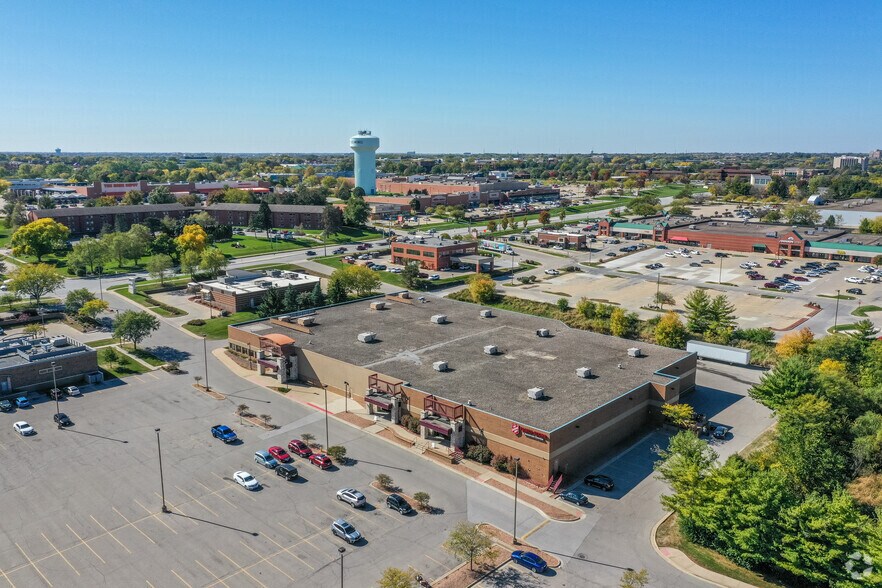 More Photos Of 9999 University Ave, Clive Freestanding For Lease