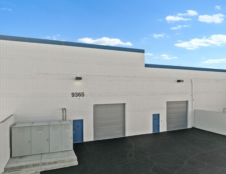 More Photos Of 9365 S McKemy St, Tempe Industrial For Sale
