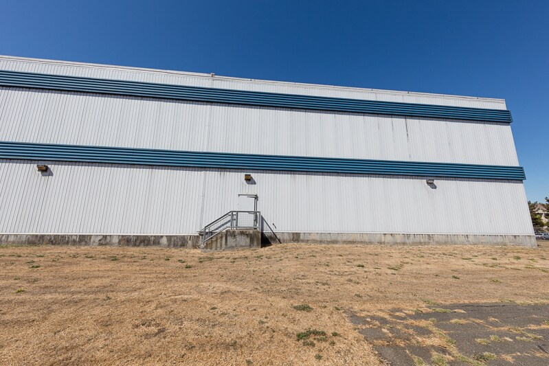 More Photos Of 5980 State Farm Dr, Rohnert Park Distribution For Sale