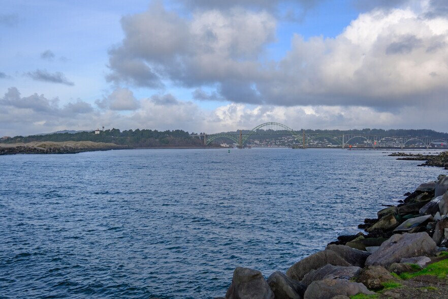 More Photos Of 1005 SE Bay Blvd, Newport Land For Sale