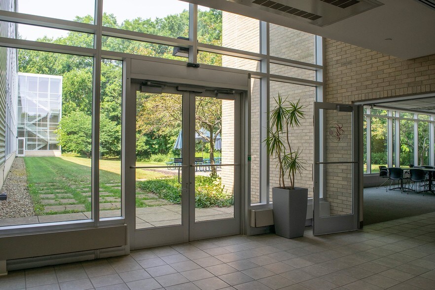 More Photos Of 3575 Moreau Ct, South Bend Medical For Lease