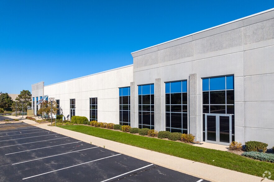 More Photos Of W233N2095 Ridgeview Pky, Waukesha Warehouse For Lease