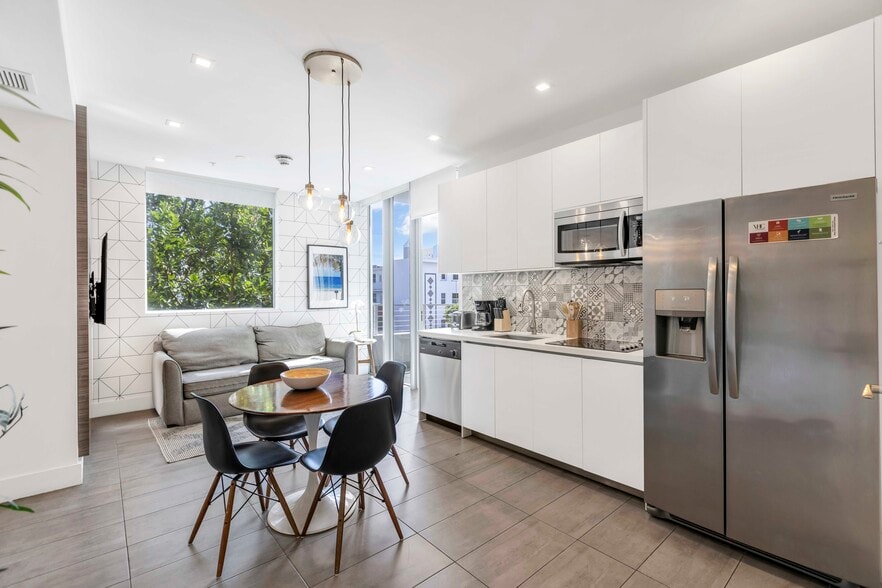 More Photos Of 538 Meridian Ave, Miami Beach Hospitality For Sale