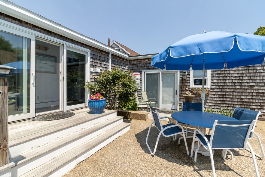 More Photos Of 2504 Main St, West Barnstable Hotel For Sale