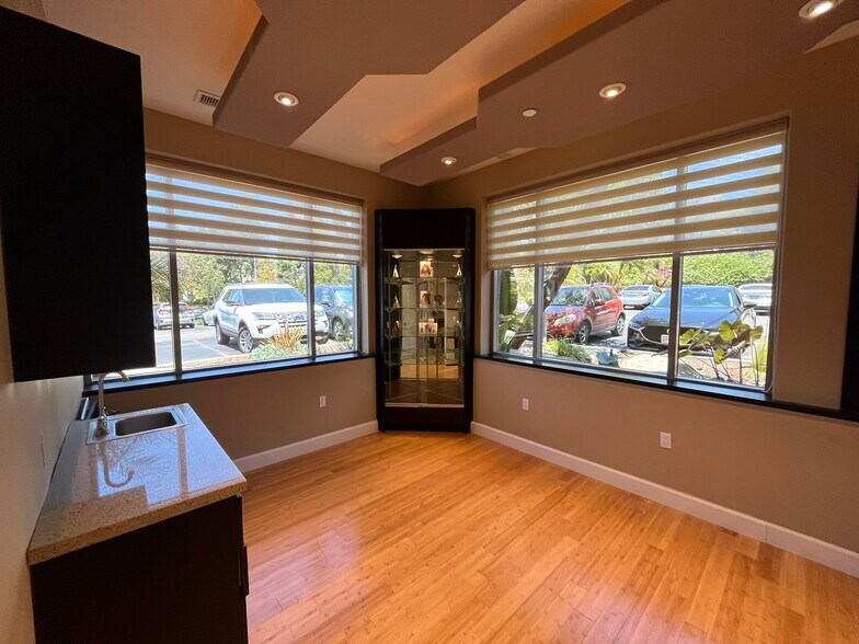 More Photos Of 838 Nordahl Rd, San Marcos Medical For Lease