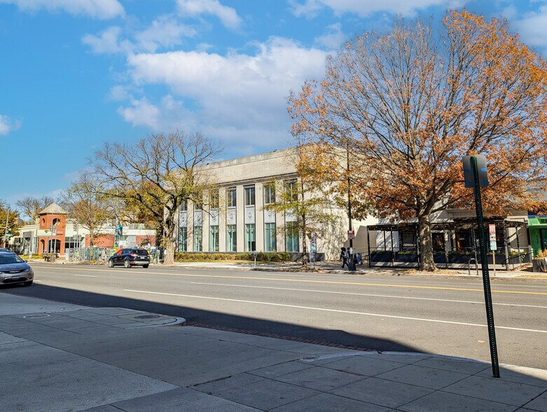 More Photos Of 4249-4251 Wisconsin Ave NW, Washington Office For Sale