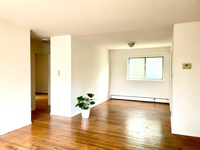 More Photos Of 7310 Columbia Ave, College Park Apartments For Sale