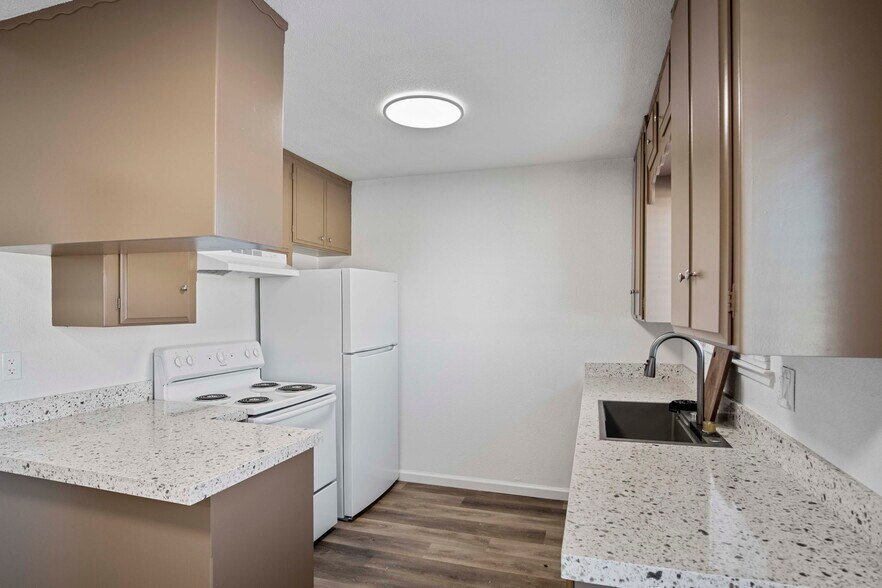 More Photos Of 116 Covena Ave, Modesto Apartments For Sale