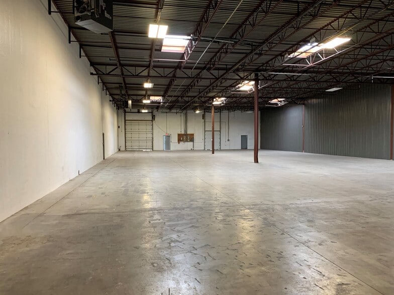 More Photos Of 2200-2224 Sandridge Dr, Moraine Warehouse For Lease
