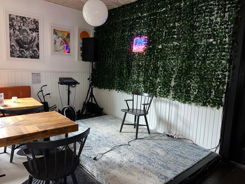 More Photos Of 28 Market St, Warren Theater Concert Hall For Sale