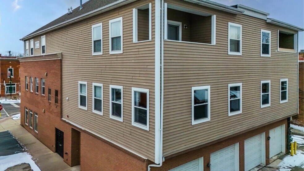 More Photos Of 23081-23089 E Main St, Armada Unknown For Lease