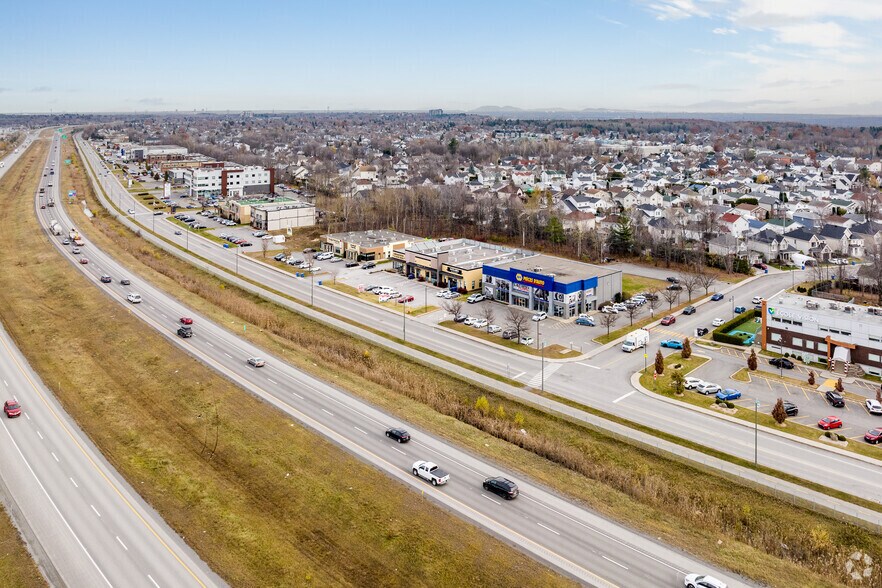 More Photos Of 2991-2993 Boul De La Pinière, Terrebonne Freestanding For Lease