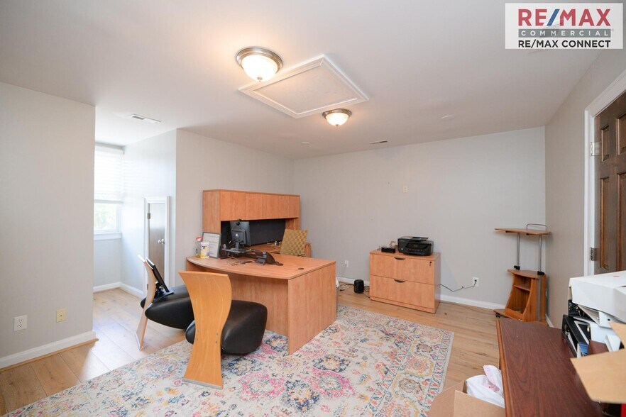 More Photos Of 760 McGuire Pl, Newport News Office For Sale