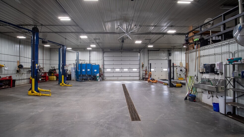 More Photos Of 203 Main St E, Elysian Auto Repair For Sale