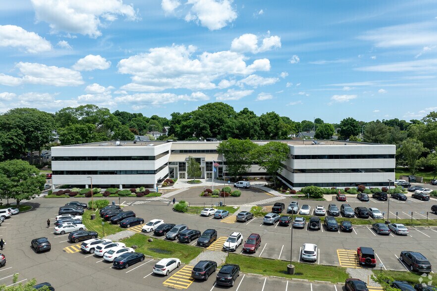 More Photos Of 148 East Ave, Norwalk Medical For Sale