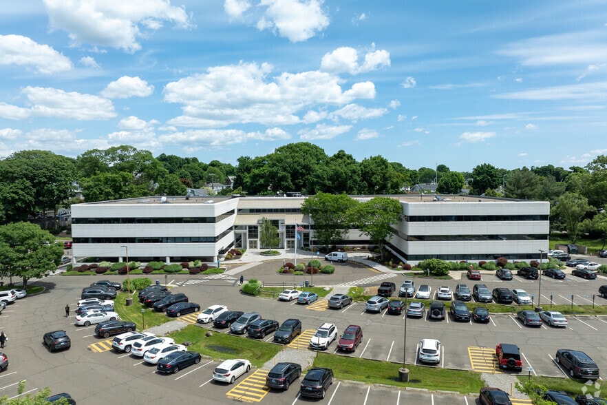 More Photos Of 148 East Ave, Norwalk Medical For Sale