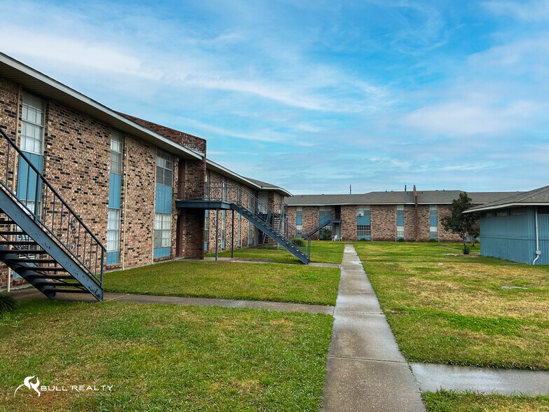 More Photos Of 317 Guilbeau Rd, Lafayette Apartments For Sale