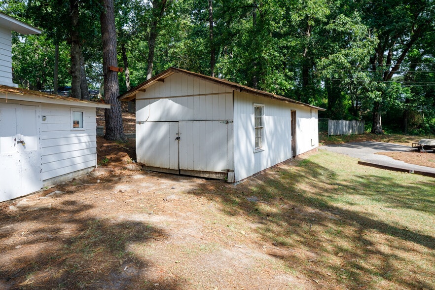 More Photos Of 100-102 Twin Acres Dr, Fayetteville Apartments For Sale