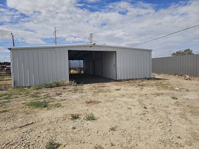 More Photos Of 11010 W Joan Dr, Odessa Warehouse For Sale