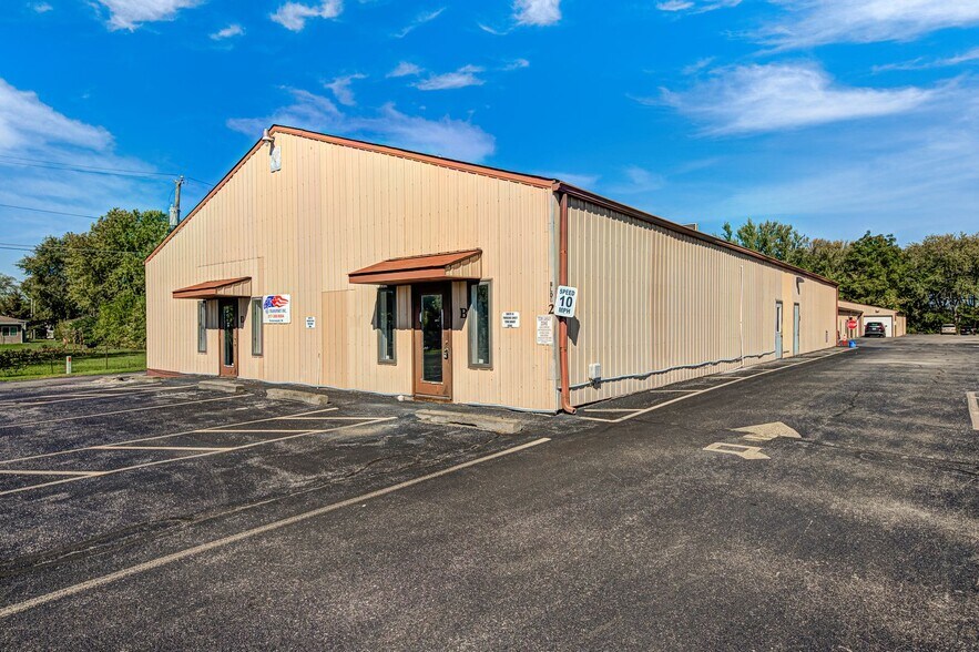 More Photos Of 5342 Elmwood Ave, Indianapolis Unknown For Lease