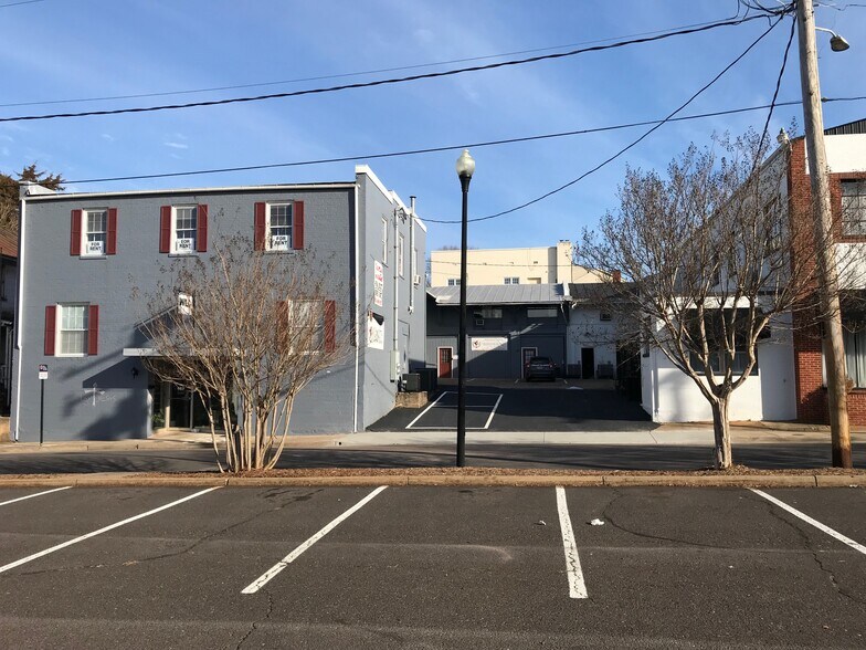 More Photos Of 128-130 W Culpeper St, Culpeper General Retail For Lease