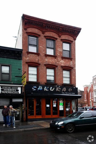 More Photos Of 837 Manhattan Ave, Brooklyn Storefront Retail Residential For Lease
