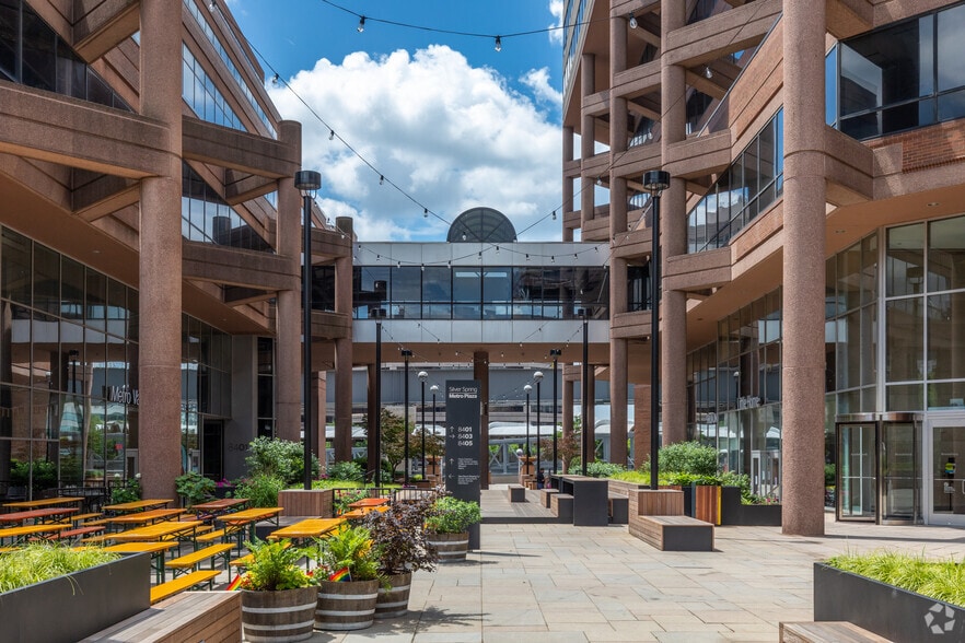 More Photos Of 8403 Colesville Rd, Silver Spring Coworking Space