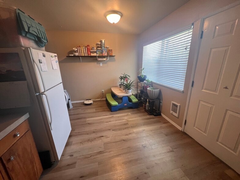 More Photos Of 271 Clay St E, Monmouth Apartments For Sale