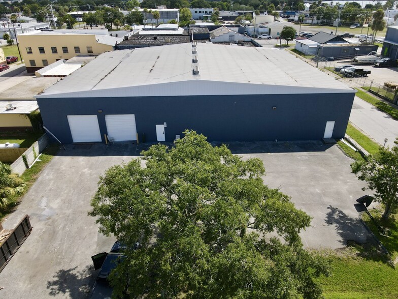 Primary Photo Of 530 N Beach St, Daytona Beach Warehouse For Lease