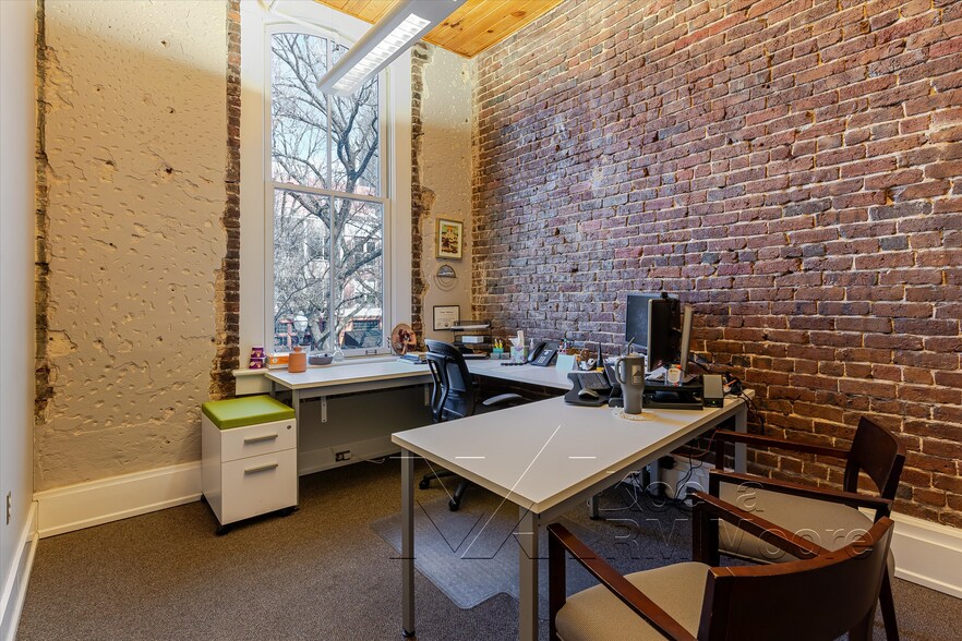 More Photos Of 17 Market Sq, Knoxville Storefront Retail Office For Sale