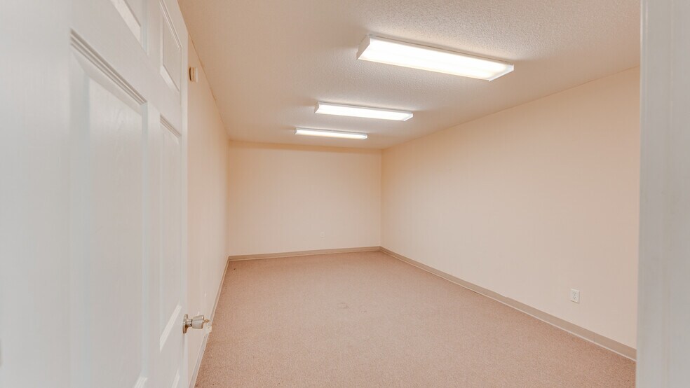 More Photos Of 510 N Walker St, Quitman Light Manufacturing For Lease